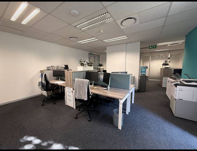 251M² OFFICE TO LET IN ROSEBANK